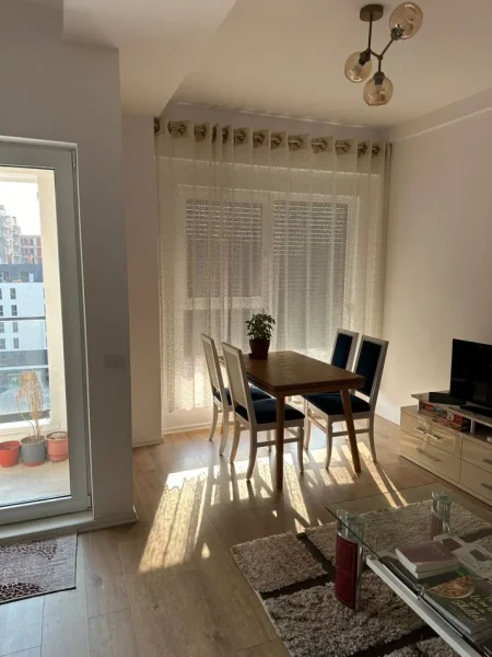 Tirane, jepet me qera apartament 2+1+Ballkon Kati 7, 94 m² 650 € (BULEVARDI I RI)