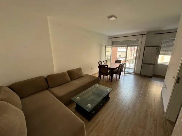Tirane, shitet apartament 1+1+Ballkon Kati 2, 85 m² 145.000 € (5 Maji)