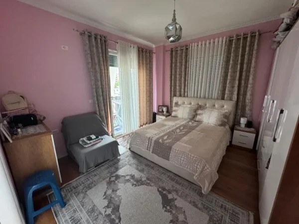Tirane, shitet apartament 2+1+Ballkon Kati 3, 100 m² 155.000 € (5 Maji)