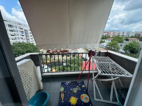 Tirane, shitet apartament 2+1+Ballkon Kati 3, 100 m² 155.000 € (5 Maji)