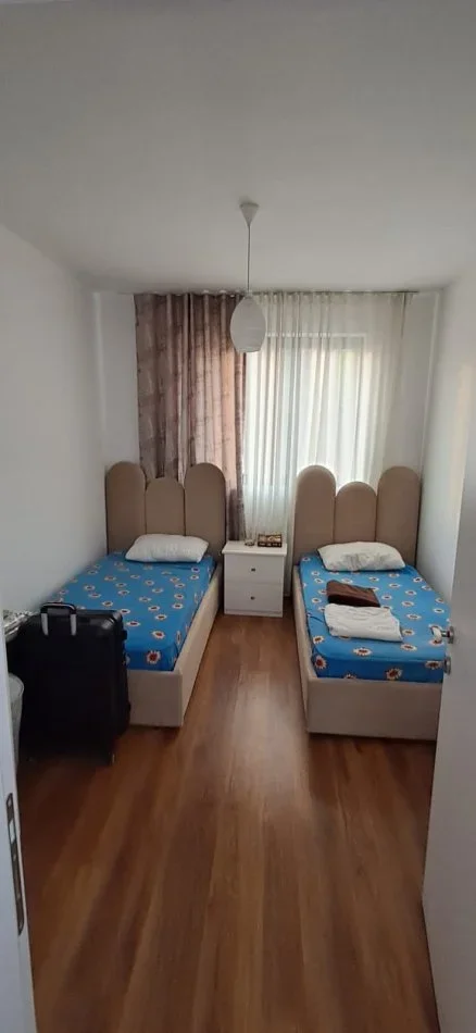 Tirane, jepet me qera apartament 2+1+Ballkon , 100 m² 600 € (ASTIR, PALLATI EGLO)