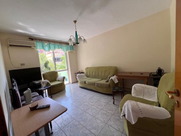 Tirane, jepet me qera apartament 1+1+Ballkon Kati 3, 62 m² 450 € (VASIL SHANTO)