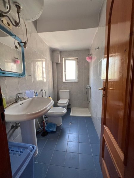 Tirane, jepet me qera apartament 1+1+Ballkon Kati 3, 62 m² 450 € (VASIL SHANTO)
