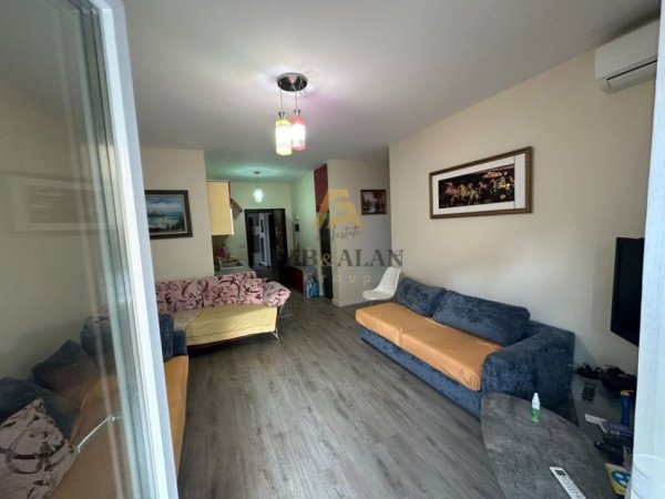 Mali Robit, shitet apartament 1+1+Ballkon Kati 4, 70 m² 98.000 € (Mali i Robit)