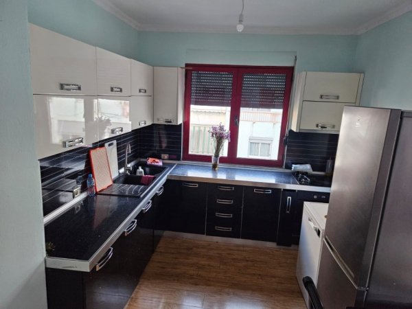 Tirane, jepet me qera apartament 2+1+Ballkon Kati 6, 74 m² 380 € (MISTO MAME)