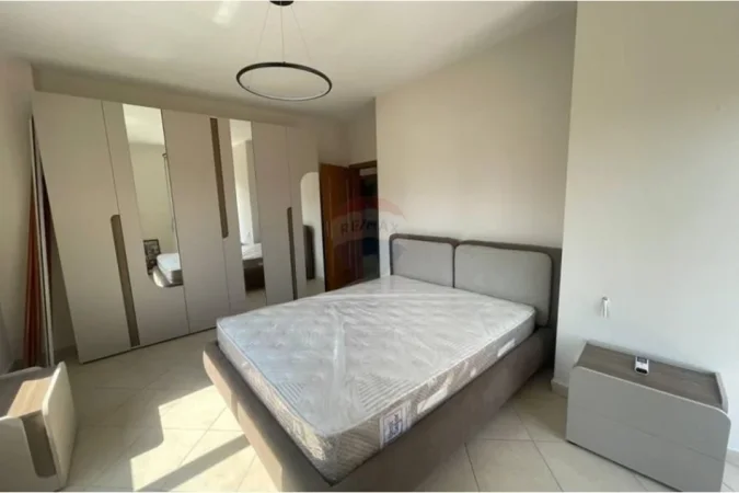 Tirane, jepet me qera apartament 2+1 Kati 3, 110 m² 800 € (Rruga e Kavajës)