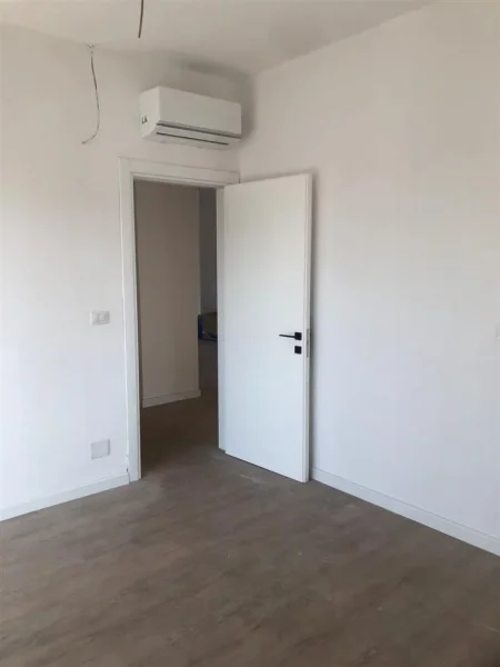 Tirane, jepet me qera apartament 3+1 Kati 6, 126 m² 550 € (Astir)
