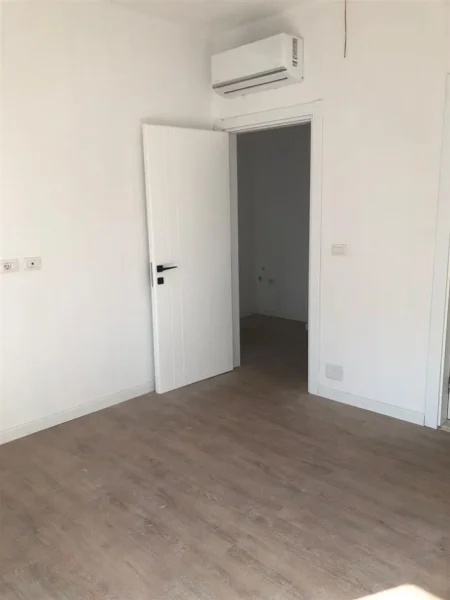 Tirane, jepet me qera apartament 3+1 Kati 6, 126 m² 550 € (Astir)