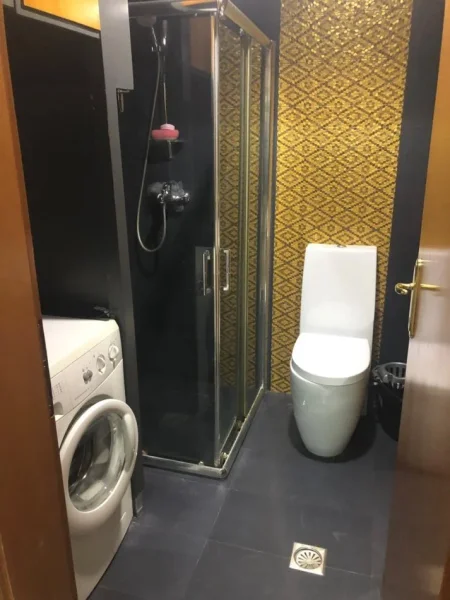 Shqiperi, jepet me qera apartament 1+1+Ballkon Kati 4, 60 m² 600 € (KOMUNA E PARISIT)