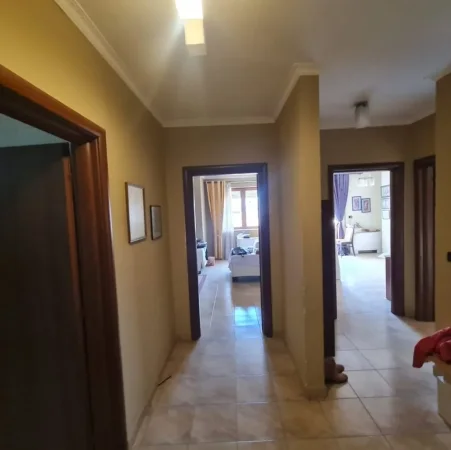 Tirane, shitet apartament 2+1+Aneks+Ballkon Kati 5, 117 m² 197.000 € (Bulevardi Bajram Curri)