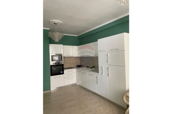 Tirane, jepet me qera apartament 1+1 Kati 3, 67 m² 400 € (Astir)