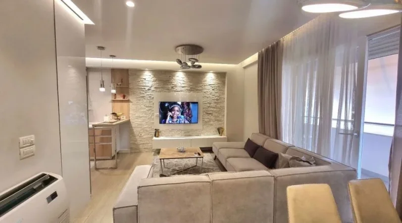 Tirane, jepet me qera apartament 2+1 Kati 6, 100 m² 900 € (Komuna e Parisit)