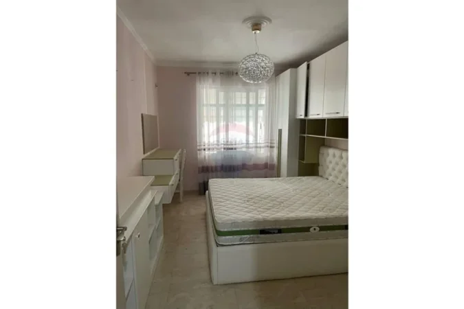 Tirane, jepet me qera apartament 1+1 Kati 3, 67 m² 400 € (Astir)