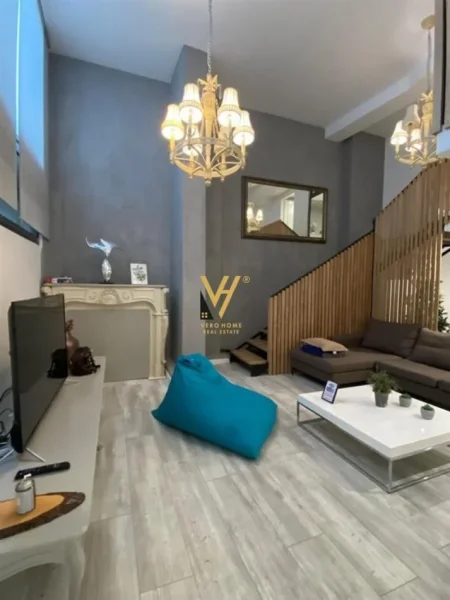 Tirane, jepet me qera apartament duplex 2+1+Ballkon Kati 1, 126 m² 1.300 € (MYSLYM SHYRI)