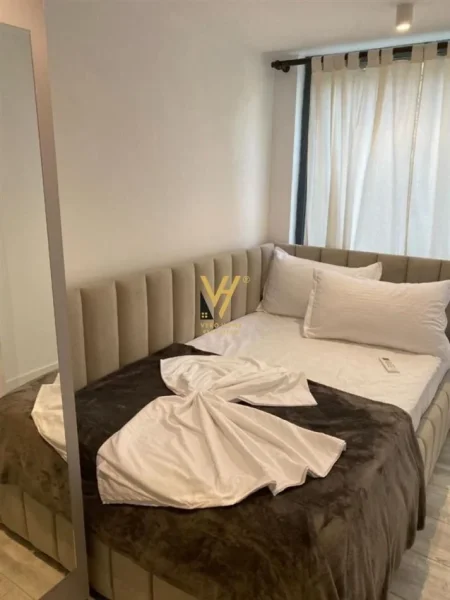 Tirane, jepet me qera apartament duplex 2+1+Ballkon Kati 1, 126 m² 1.300 € (MYSLYM SHYRI)