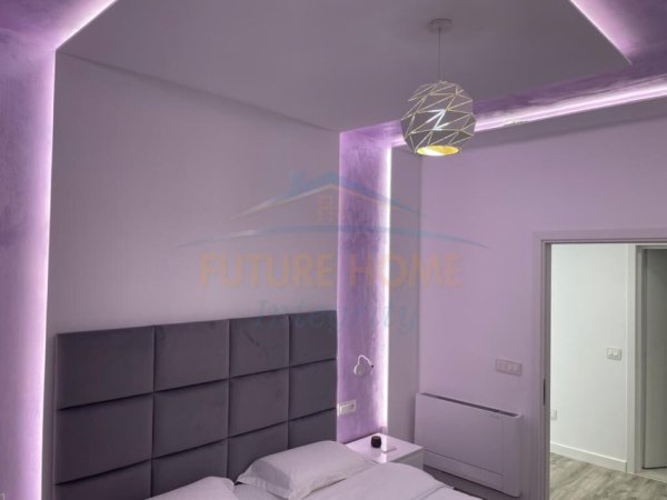 Tirane, jepet me qera apartament 1+1 Kati 8, 80 m² 800 € (SHALLVARET TIRANE)