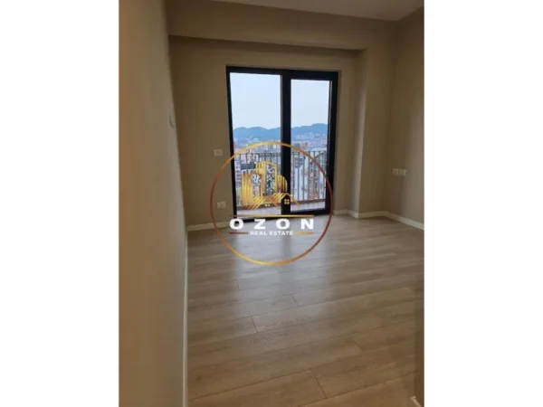 Apartament 3+1+2 për biznes me qira në Tirana Garden Building, Rruga e Kavajës!