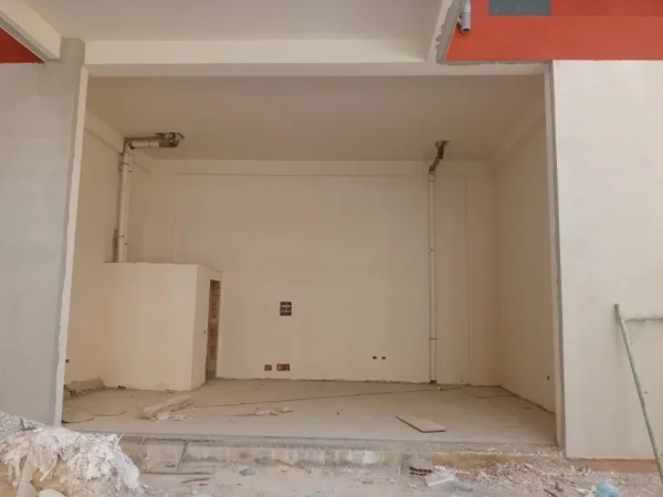 Tirane, jepet me qira ambjent biznesi Kati 0, (Rruga:"Kujtim Laro")