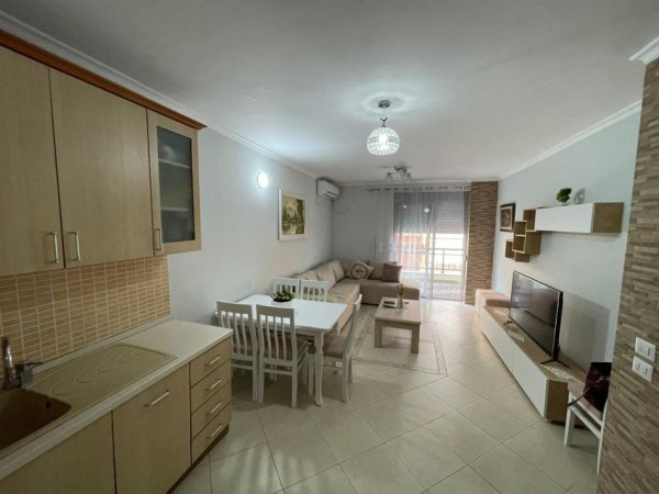 Tirane, jepet me qera apartament 1+1 Kati 4, 60 m² 550 € (Liqeni Thate)