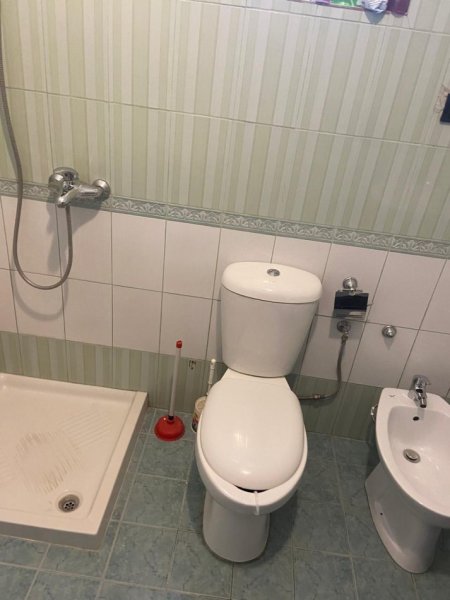 Tirane, jepet me qera apartament 2+1 Kati 1, 90 m² 450 € (rruga Siri Kodra)