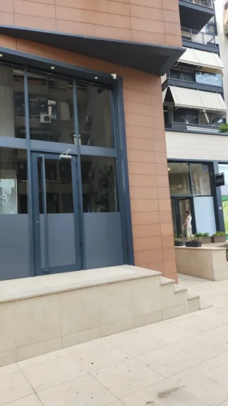 Tirane, shitet dyqan Kati 0, 68 m² 310.000 € (RR; NDREKO RINO)