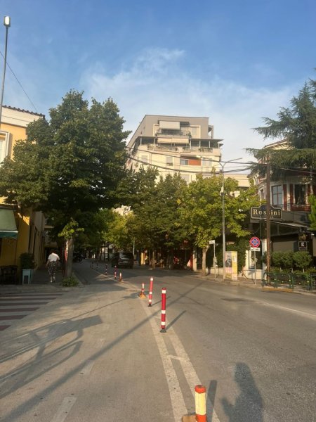 Tirane, shitet apartament 2+1+Ballkon Kati 3, 66 m² 120.000 € 