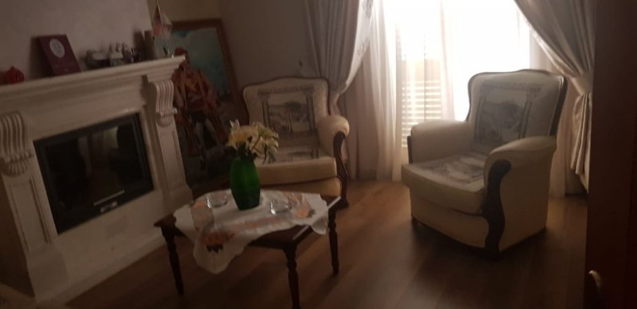 Tirane, jepet me qera Vile 2+1 Kati 4, 1.000 m² 8.000 € (Vilat Gjermane)