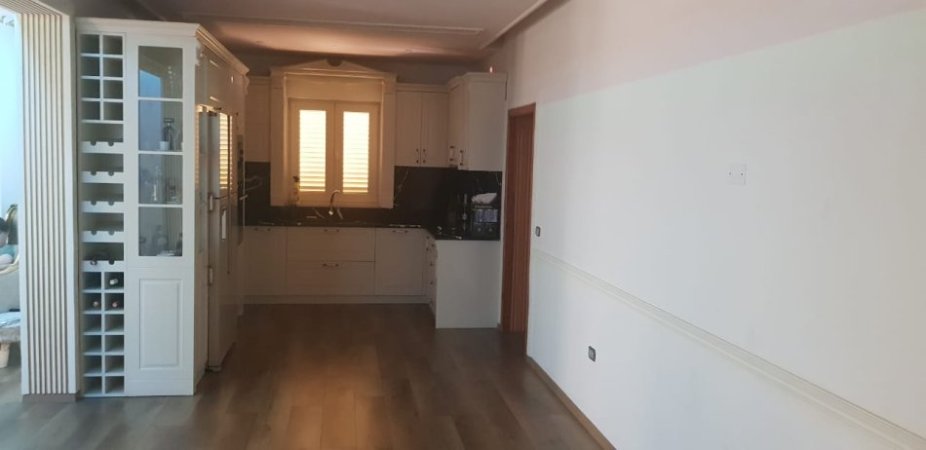 Tirane, jepet me qera Vile 2+1 Kati 4, 1.000 m² 8.000 € (Vilat Gjermane)