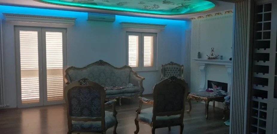 Tirane, jepet me qera Vile 2+1 Kati 4, 1.000 m² 8.000 € (Vilat Gjermane)