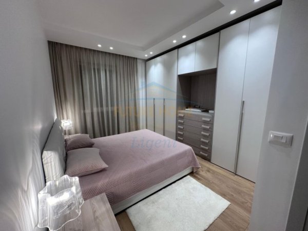 Tirane, jepet me qera apartament 2+1 Kati 1, 100 m² 1.200 € (TEG TIRANE ROSE GARDEN RESIDENCE)