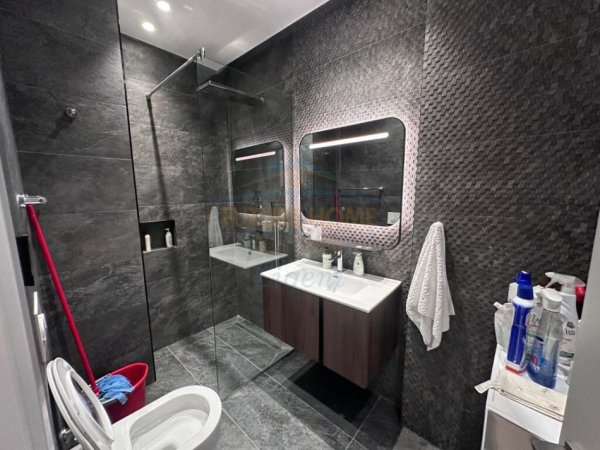 Tirane, jepet me qera apartament 2+1 Kati 1, 100 m² 1.200 € (TEG TIRANE ROSE GARDEN RESIDENCE)