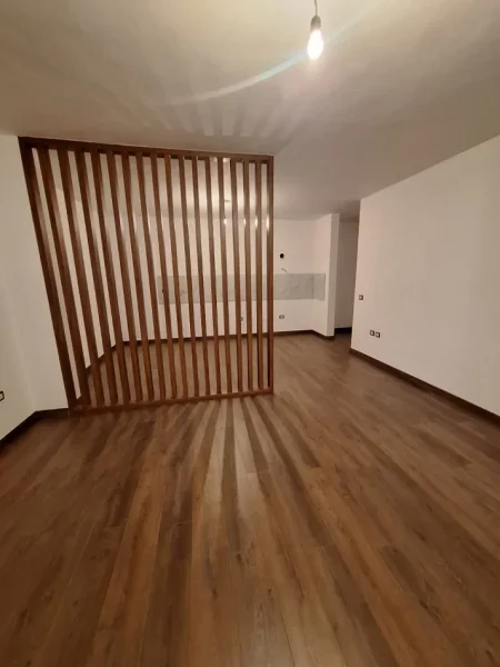 Tirane, shes apartament 2+1+Ballkon Kati 5, 120 m² 159.000 € (Don Bosko)