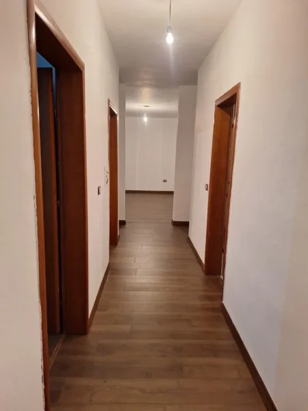 Tirane, shes apartament 2+1+Ballkon Kati 5, 120 m² 159.000 € (Don Bosko)