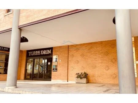 Tirane, jepet me qera ambjent biznesi Kati 3, 135 m² 1.700 € (Rruga Abdi Toptani, Torre Drini, Tirane AREA44050)