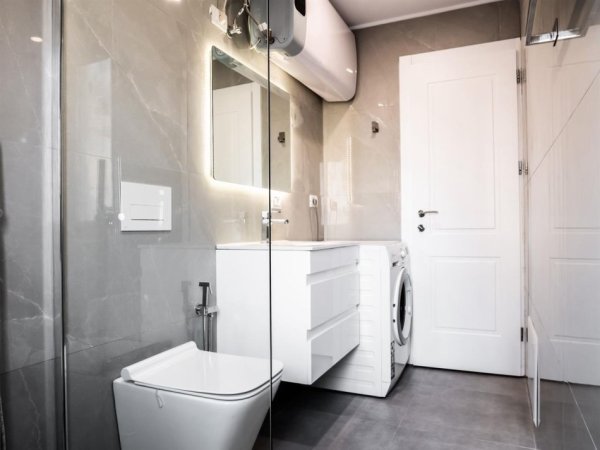 Tirane, jepet me qera 1+1 Kati 5, 60 m² 600 € (Rruga Durresit)
