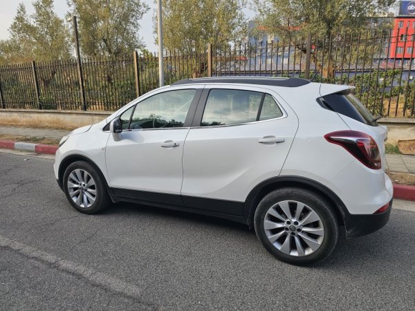 Tirane, shes SUV | Fuoristrad | Xhip OPEL MOKKA 1.6 BENZIN+GAZ FULL OPTION Benzin+Gaz, e bardhë manuale Klima 110.820 km