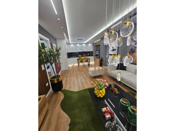 Tirane, shitet apartament 2+1+Ballkon Kati 3, 110 m² (Liqeni I thate ne Rrugen Hamdi Sina)