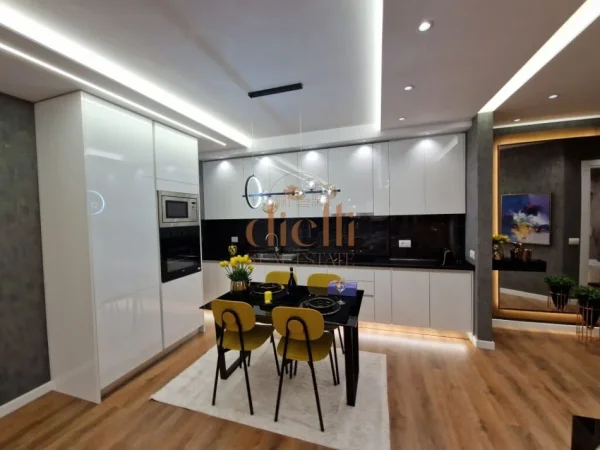 Tirane, shitet apartament 2+1+Ballkon Kati 3, 110 m² (Liqeni I thate ne Rrugen Hamdi Sina)