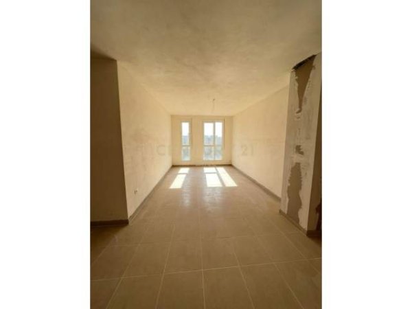 Shitet apartament 2+1 Shkolla e Bashkuar! Kati 4, 93 m² 97.000 Euro (Rruga e Dibres))