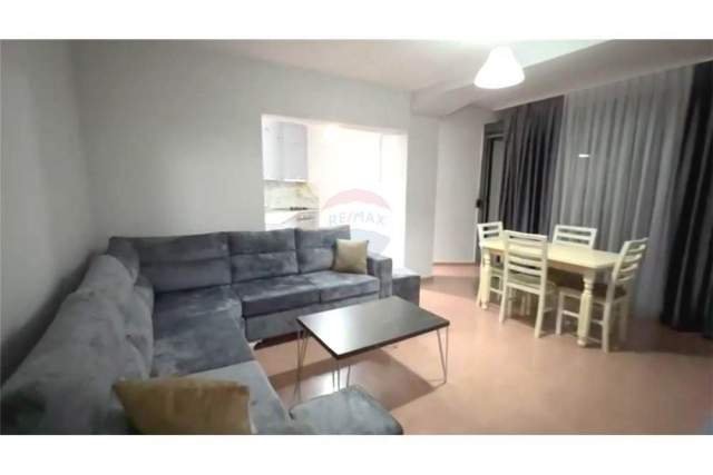 Tirane, jepet me qera apartament 2+1+BLK Kati 7, 97 m² 700 Euro (rruga e dibres)