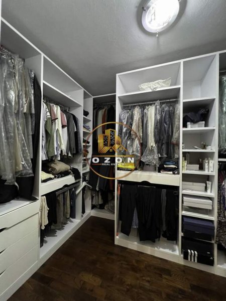 Tirane, shitet 4+1+A+BLK Kati 13, 260 m² 442.000 Euro