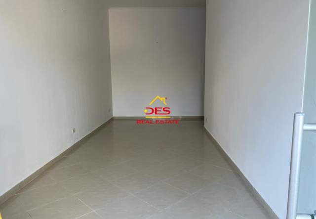 Vlore, shitet dyqan Kati 0, 52 m² 135.000 Euro (Rruga Çamëria, Vlorë)