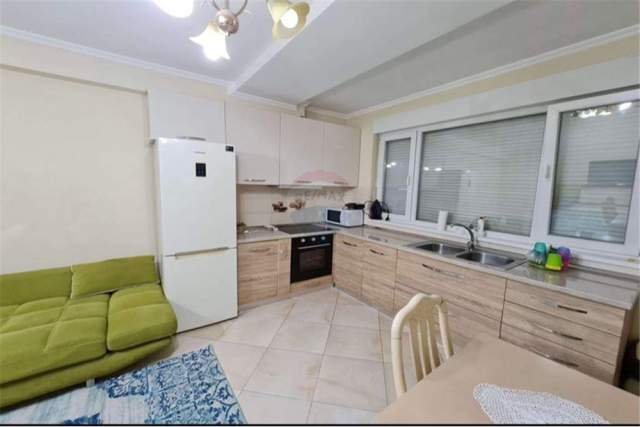 Tirane, jepet me qera apartament 1+1+BLK Kati 4, 70 m² 450 Euro (rruga kavajes)