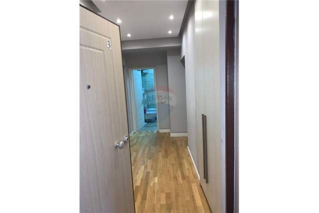 Tirane, jepet me qera apartament 2+1 96 m² 800 Euro (QENDER)