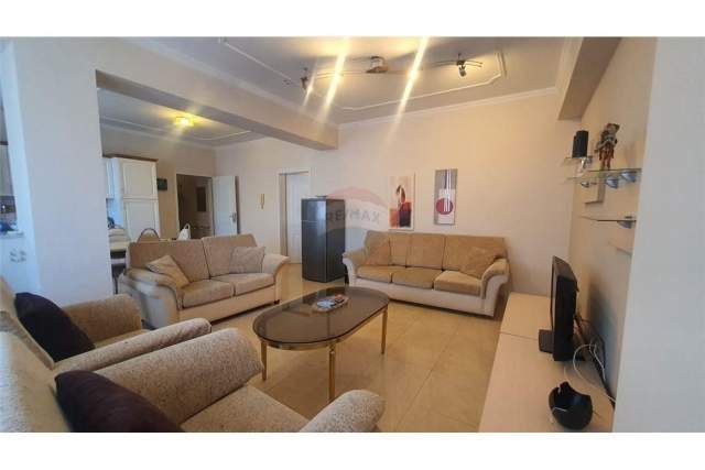 Tirane, jepet me qera apartament 3+1 Kati 6, 140 m² 800 Euro (BLLOKU)