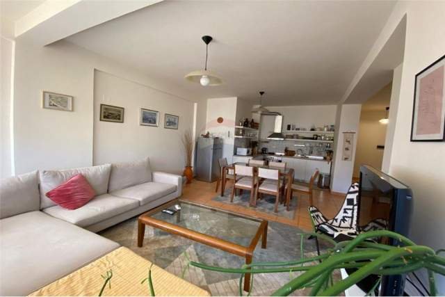 Tirane, jepet me qera 2+1 83 m² 500 Euro (RRUGA E KAVAJES)