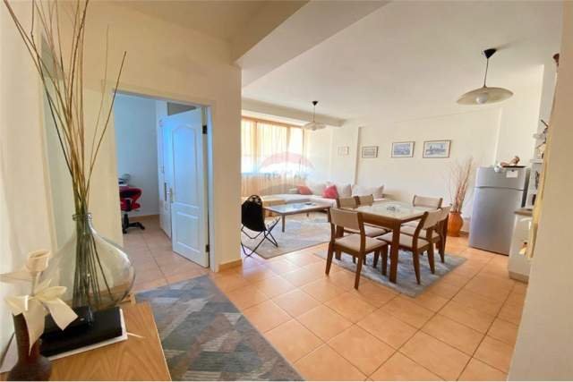 Tirane, jepet me qera 2+1 83 m² 500 Euro (RRUGA E KAVAJES)