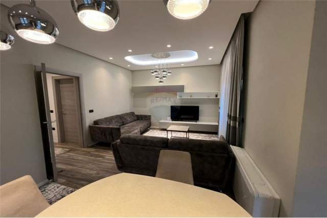 Tirane, jepet me qera apartament 2+1 93 m² 550 Euro (BULEVARDI XHAN DARK)