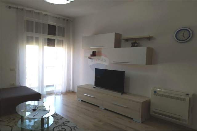 Tirane, jepet me qera apartament 2+1 86 m² 700 Euro (GEORGE BUSH)