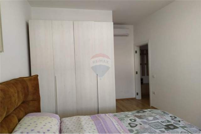 Tirane, jepet me qera apartament 2+1 86 m² 700 Euro (GEORGE BUSH)